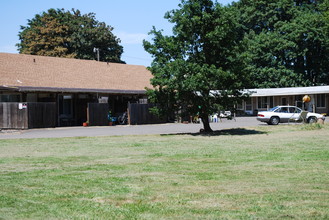 Hyacinth Apartments in Salem, OR - Building Photo - Building Photo