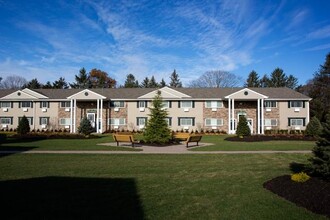 315 Brook Ave in Bay Shore, NY - Building Photo - Building Photo