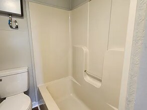 111 Hill St in McIntyre, GA - Building Photo - Building Photo