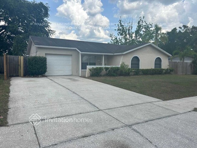 614 Highview Cir S in Brandon, FL - Building Photo - Building Photo