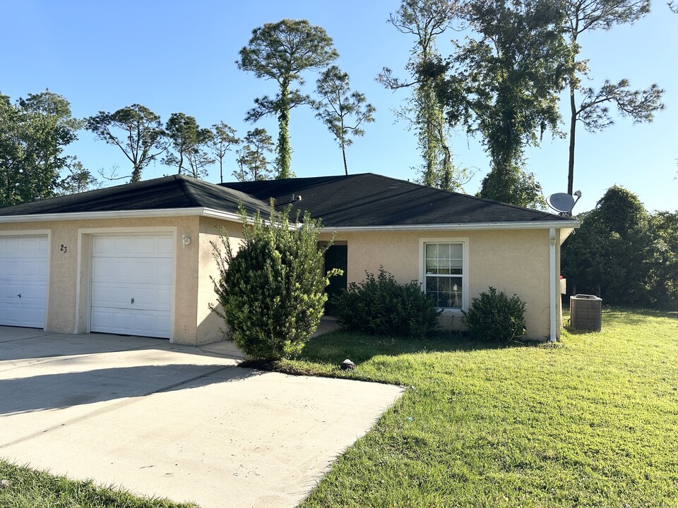23 Eton Ln in Palm Coast, FL - Building Photo