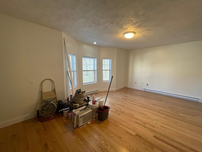 12 Winter St, Unit 6 in Somerville, MA - Building Photo - Building Photo