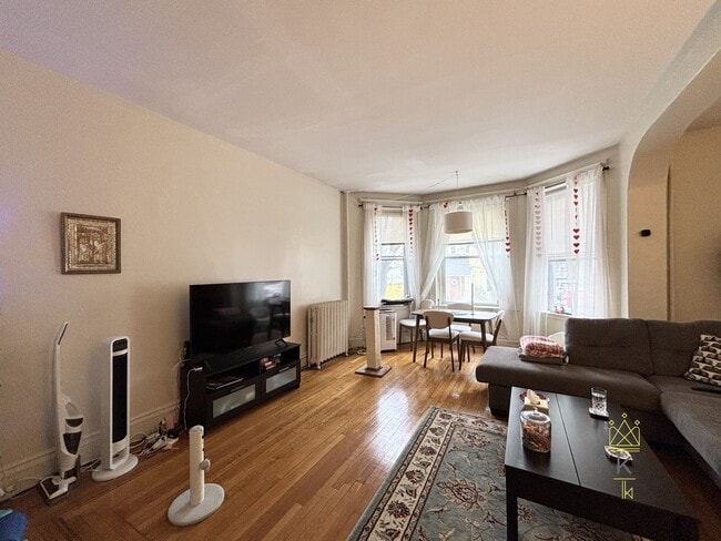 28 Littell Rd, Unit 2 in Brookline, MA - Building Photo - Building Photo