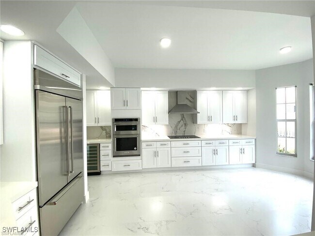 385 Sea Grove Ln in Naples, FL - Building Photo - Building Photo