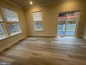 1759 Water Xing Rd in Pikesville, MD - Foto de edificio - Building Photo