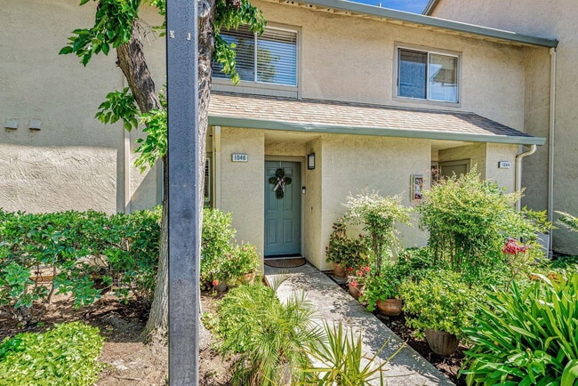 property at 1046 Summerplace Dr