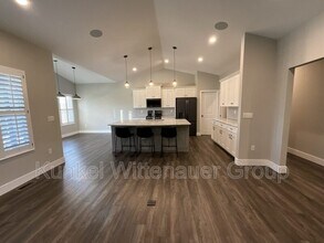 1212 Hickory Point Dr in O'Fallon, IL - Building Photo - Building Photo