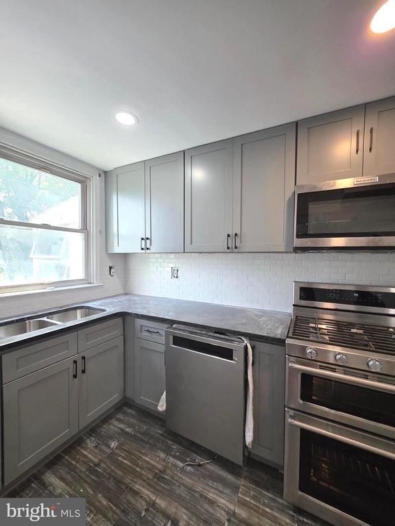 property at 252 N 9th St