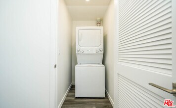 2701 James M Wood Blvd in Los Angeles, CA - Building Photo - Building Photo