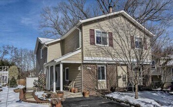 211 Summers Ct in Sterling, VA - Building Photo - Building Photo