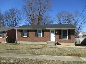 5611 Littleridge Dr in Louisville, KY - Building Photo