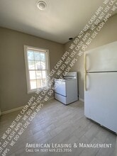 2245 Long St in Beaumont, TX - Building Photo - Building Photo