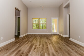 4974 Summersun Dr in Morrow, GA - Building Photo - Building Photo