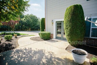 102 Brandywine Dr in Monroe, NJ - Building Photo - Building Photo