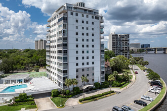 Broadview Terrace Condominiums in Jacksonville, FL - Building Photo - Building Photo