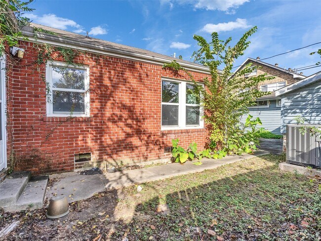 property at 4625 Bell St