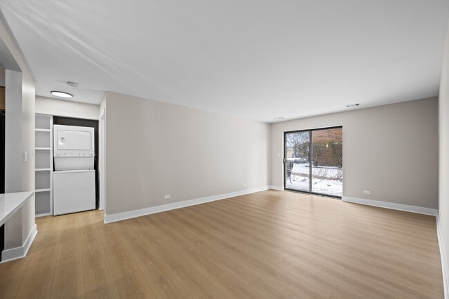 705 W Central Rd in Mount Prospect, IL - Building Photo - Building Photo