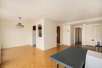 109 King St E photo'