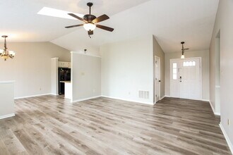 8165 Shortleaf Ct in Indianapolis, IN - Building Photo - Building Photo