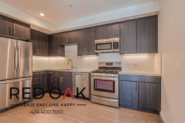 11405 Chandler Blvd in Los Angeles, CA - Building Photo - Building Photo