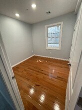 13 Boland St, Unit 1stFl in Jersey City, NJ - Building Photo - Building Photo