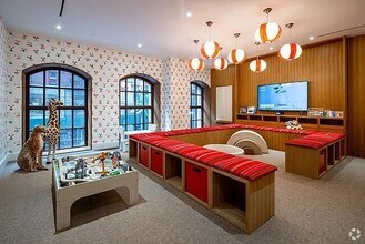100 Vandam St in New York, NY - Building Photo - Building Photo