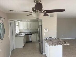 325 S Ocean Blvd in Lake Worth Beach, FL - Building Photo - Building Photo