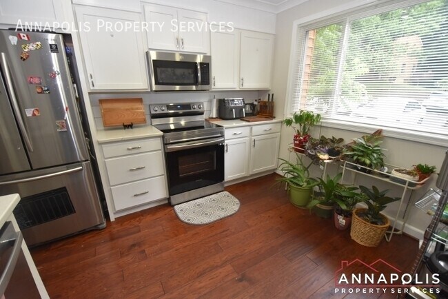 1110 Commanders Way S in Annapolis, MD - Foto de edificio - Building Photo