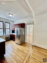 79 STREET Stunning 2 bedroom close to all, Unit 2B in Queens, NY - Foto de edificio - Building Photo