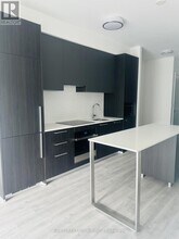 65 Broadway Ave in Toronto, ON - Building Photo - Building Photo