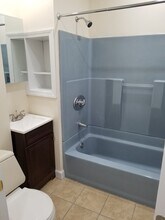 30 Thorne St, Unit 3 in Worcester, MA - Foto de edificio - Building Photo