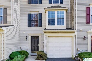 4596 Jasmine Dr in Center Valley, PA - Building Photo