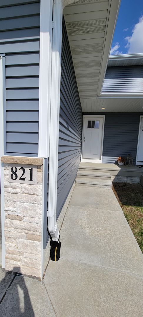 property at 821 Grindstone Cir