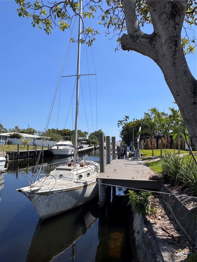 1720 SW 23rd Ave in Fort Lauderdale, FL - Foto de edificio - Building Photo