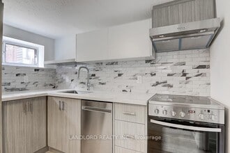 56 Bicknell Ave in Toronto, ON - Building Photo - Building Photo