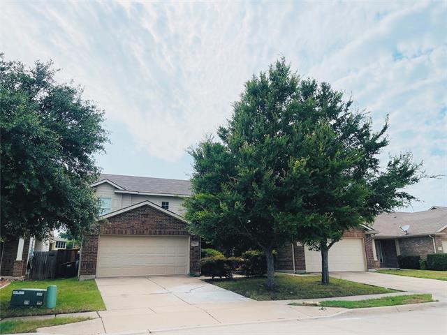 7561 Lazy Spur Blvd in Fort Worth, TX - Building Photo - Building Photo