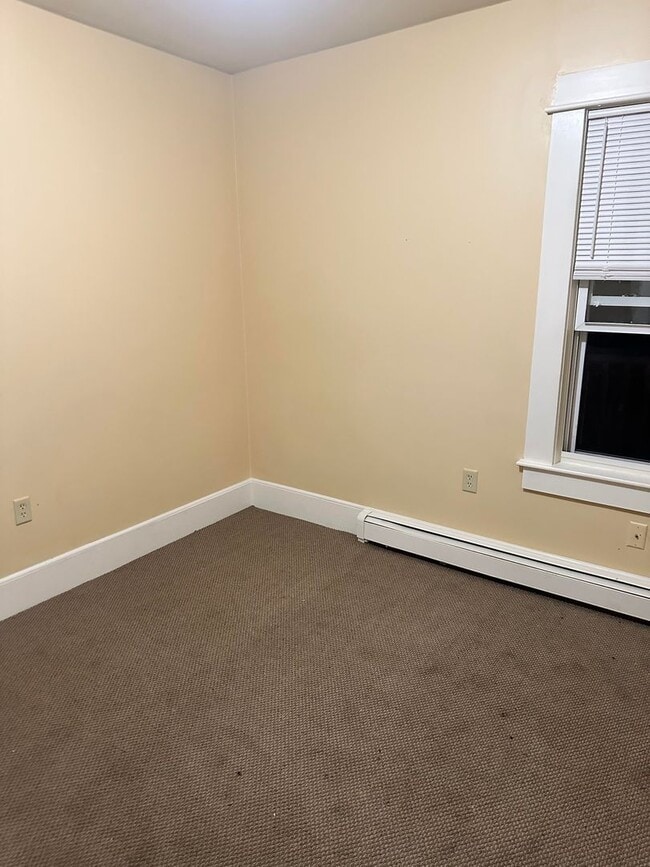 363 Silver St in Manchester, NH - Building Photo - Building Photo