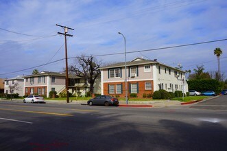 12309 Oxnard St in North Hollywood, CA - Building Photo - Building Photo