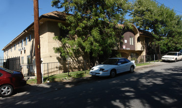 Hilltop Samoa Apartments in Tujunga, CA - Foto de edificio - Building Photo