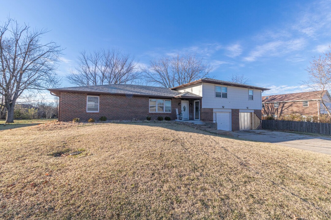 515 Pear Tree Cir in Columbia, MO - Building Photo