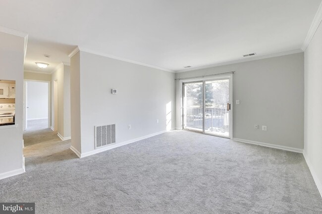 8205 Whispering Oaks Way, Unit 304 in Gaithersburg, MD - Building Photo - Building Photo