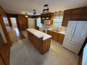 328 Jacksonian Dr in Hermitage, TN - Foto de edificio - Building Photo