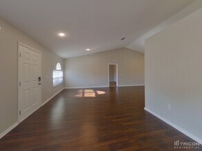 1829 Western Hills Ln in Mascotte, FL - Foto de edificio - Building Photo