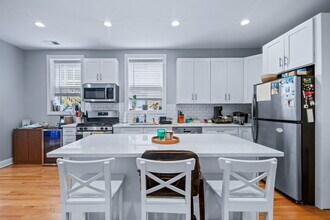 612 W Stratford Pl in Chicago, IL - Building Photo - Building Photo