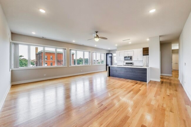 property at 1641 W Grand Ave
