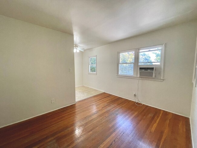 1240-1246.5 Tamarind Ave, Unit 1246.5 Tamarind Avenue in West Hollywood, CA - Foto de edificio - Building Photo