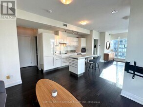 80 John St in Toronto, ON - Building Photo - Building Photo