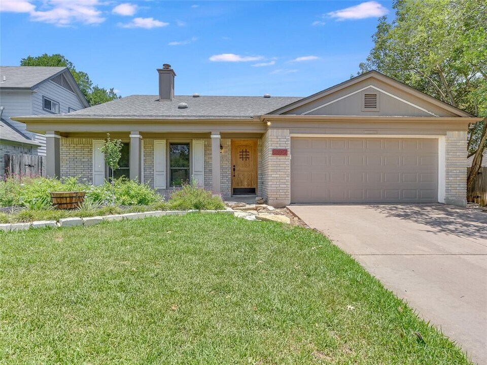 8406 Racine Trail in Austin, TX - Building Photo