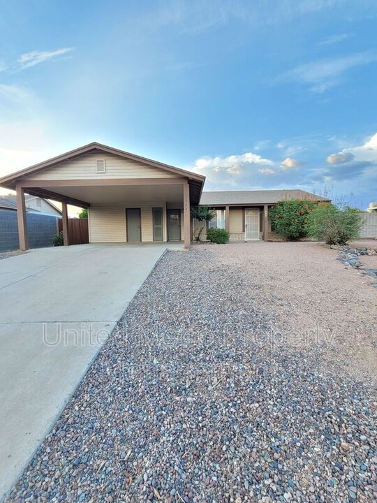 3744 W Hearn Rd in Phoenix, AZ - Building Photo