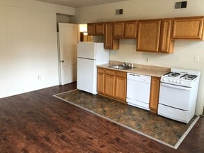 4521 Centre Ave in Pittsburgh, PA - Building Photo - Building Photo